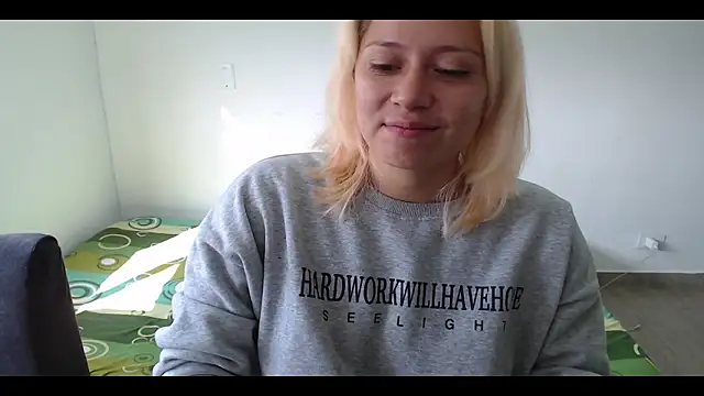 MommyMiaWs online show from 10, 2, 2025