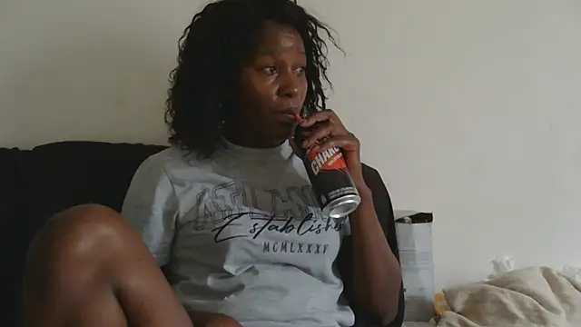 sluttylaura21 online show from 11, 2, 2026