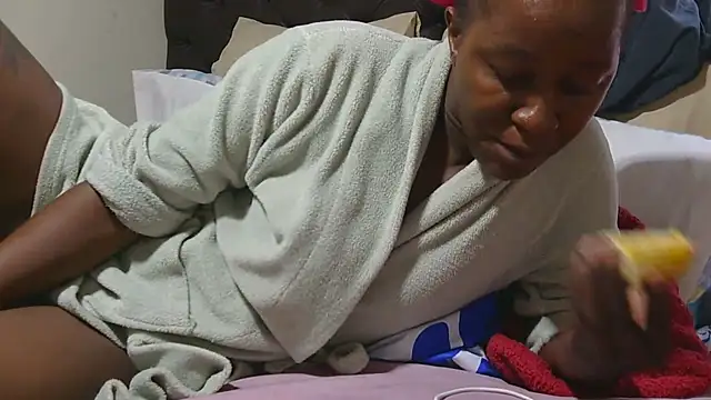 sluttylaura21 online show from 8, 4, 2026