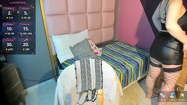 samanthaanderson  online show from 11, 3, 2025