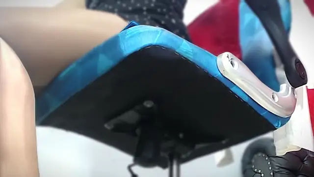 Abril Beltran  online show from 9, 10, 2025