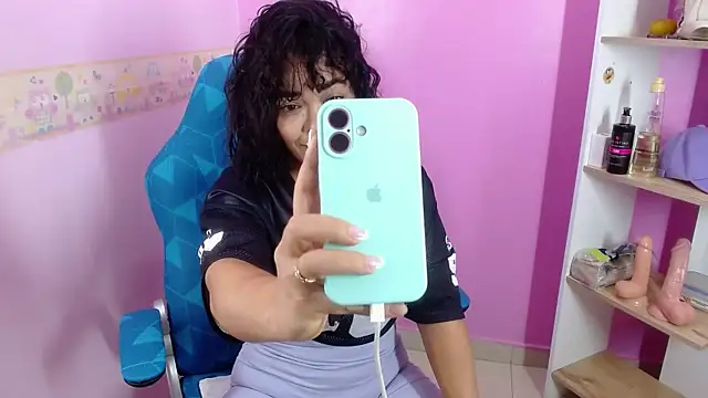 Abril Beltran  online show from 26, 11, 2025