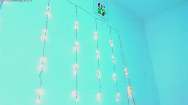 monica little23 online show from 22, 4, 2026