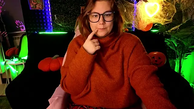 DjennaPalme online show from 25, 10, 2025