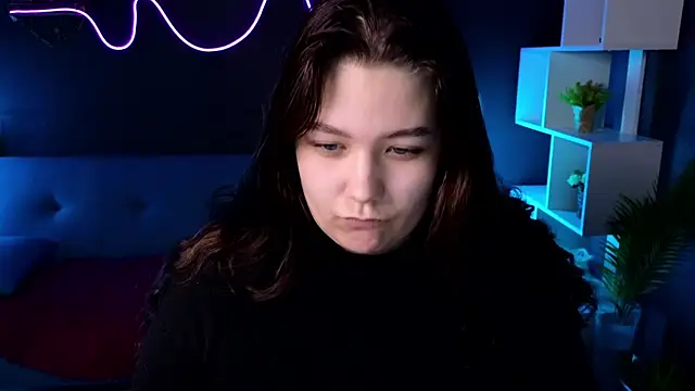 DjennaPalme online show from 1, 2, 2025