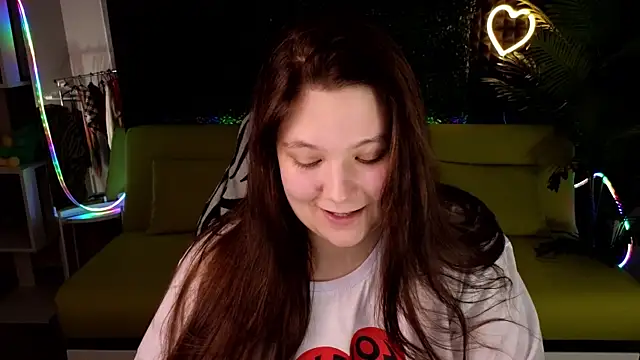 DjennaPalme online show from 25, 1, 2025