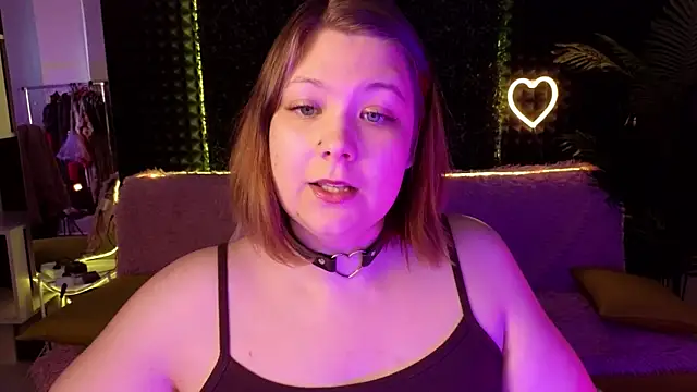 DjennaPalme online show from 12, 10, 2025