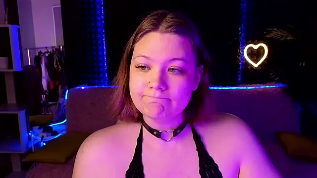 DjennaPalme online show from 13, 10, 2025