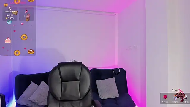 emilly smith 1 online show from 4, 12, 2025