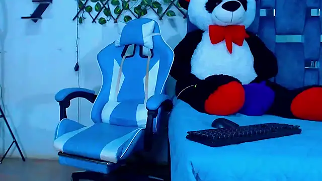 Snapshot of Hakim_prettynigg chatting on 3, 11, 2025 Hakim prettynigg online show from 3, 11, 2025