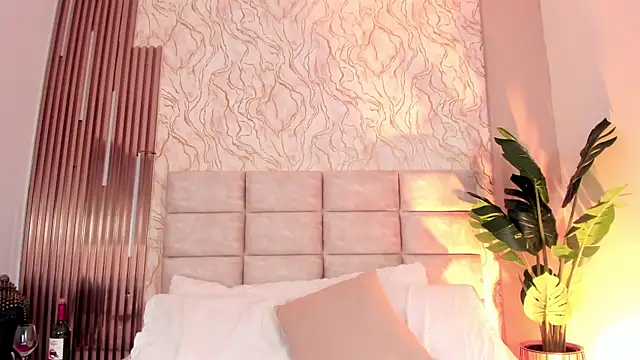 Gaia Stone online show from 13, 2, 2026