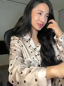 EvaMoet online show from 6, 12, 2024