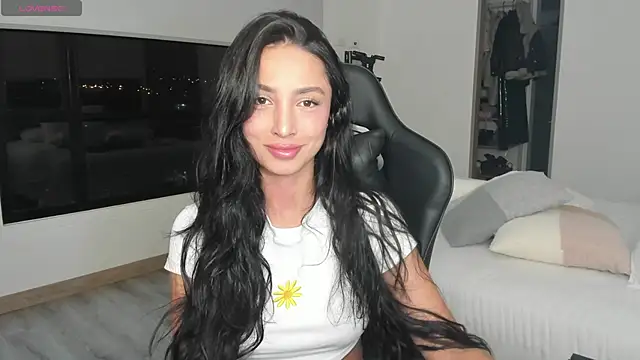 EvaMoet online show from 7, 3, 2025