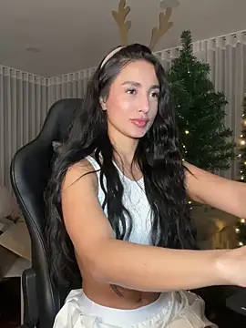 EvaMoet online show from 2, 12, 2024