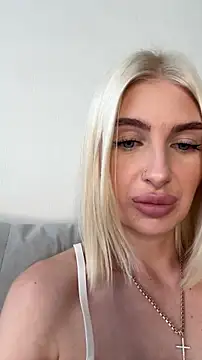 Mia Roxie online show from 5, 3, 2026