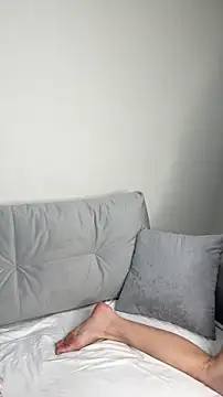 Mia Roxie online show from 2, 12, 2025