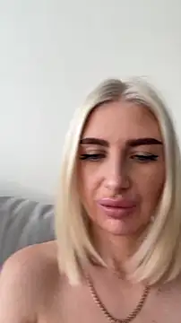 Mia Roxie online show from 24, 3, 2026