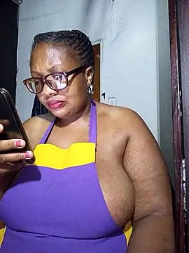 Snapshot of YELLOW_BONE chatting on 13, 3, 2025 YELLOW BONE online show from 13, 3, 2025