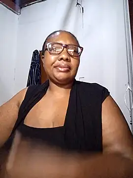 Snapshot of YELLOW_BONE chatting on 10, 10, 2025 YELLOW BONE online show from 10, 10, 2025