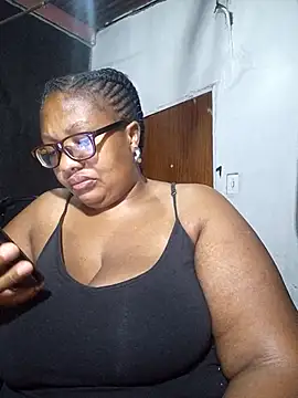 Snapshot of YELLOW_BONE chatting on 6, 3, 2025 YELLOW BONE online show from 6, 3, 2025