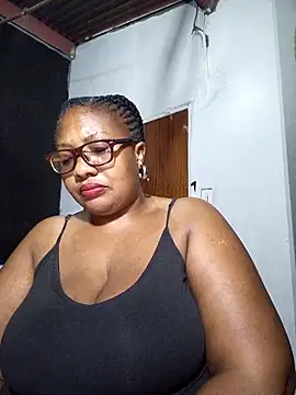Snapshot of YELLOW_BONE chatting on 5, 3, 2025 YELLOW BONE online show from 5, 3, 2025