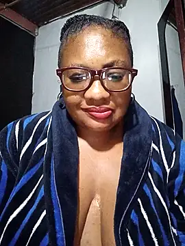 Snapshot of YELLOW_BONE chatting on 4, 3, 2025 YELLOW BONE online show from 4, 3, 2025