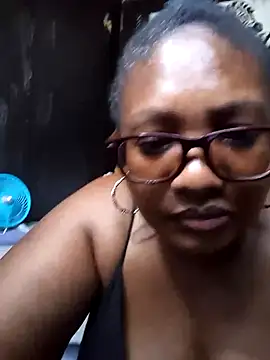 Snapshot of YELLOW_BONE chatting on 21, 1, 2025 YELLOW BONE online show from 21, 1, 2025
