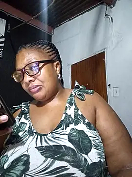 Snapshot of YELLOW_BONE chatting on 22, 2, 2025 YELLOW BONE online show from 22, 2, 2025