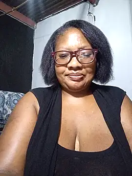 Snapshot of YELLOW_BONE chatting on 7, 2, 2025 YELLOW BONE online show from 7, 2, 2025