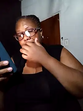 Snapshot of YELLOW_BONE chatting on 27, 2, 2025 YELLOW BONE online show from 27, 2, 2025