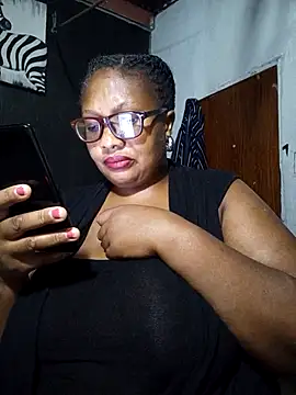 Snapshot of YELLOW_BONE chatting on 16, 3, 2025 YELLOW BONE online show from 16, 3, 2025