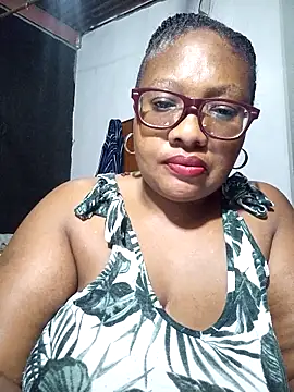 Snapshot of YELLOW_BONE chatting on 8, 3, 2025 YELLOW BONE online show from 8, 3, 2025