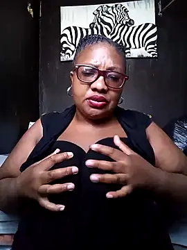 Snapshot of YELLOW_BONE chatting on 28, 2, 2025 YELLOW BONE online show from 28, 2, 2025