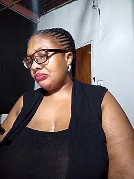 Snapshot of YELLOW_BONE chatting on 1, 3, 2025 YELLOW BONE online show from 1, 3, 2025