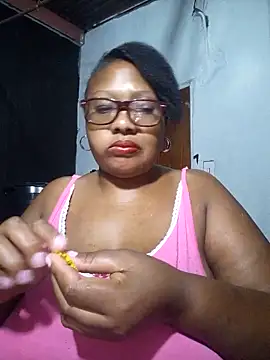 Snapshot of YELLOW_BONE chatting on 16, 2, 2025 YELLOW BONE online show from 16, 2, 2025
