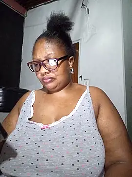Snapshot of YELLOW_BONE chatting on 16, 2, 2025 YELLOW BONE online show from 16, 2, 2025