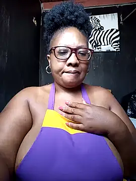 Snapshot of YELLOW_BONE chatting on 9, 2, 2025 YELLOW BONE online show from 9, 2, 2025