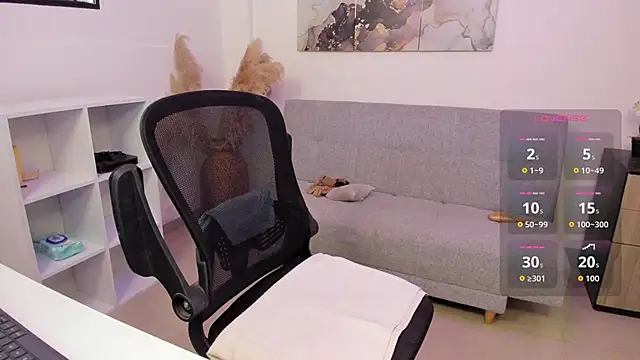 Valentina      online show from 30, 3, 2026