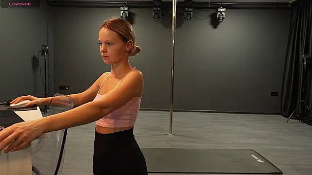 Masha 2002 online show from 15, 11, 2025