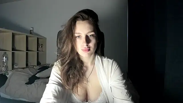 Snapshot of Ella___Bell chatting on 24, 2, 2025 Ella Bell online show from 24, 2, 2025