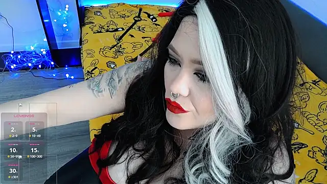 wickedxqueen online show from 23, 4, 2026