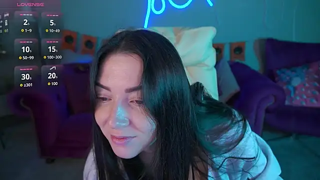 EmilyHalls online show from 31, 10, 2025