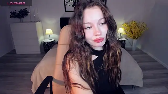 KaitieLove online show from 10, 9, 2025
