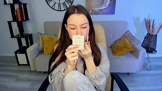KaitieLove online show from 6, 2, 2025