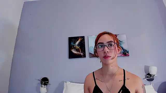 Estrella Duran online show from 4, 6, 2026