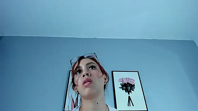 Estrella Duran online show from 15, 4, 2026