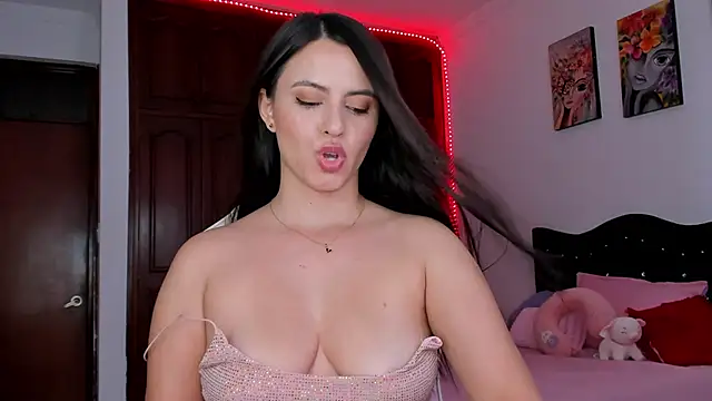 Sara Squirting Heels online show from 4, 6, 2026