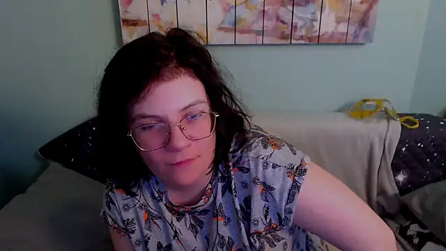 Snapshot of EverlyRays chatting on 5, 7, 2026 EverlyRays online show from 5, 7, 2026