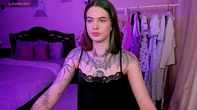 Snapshot of NikkieKatty chatting on 8, 3, 2025 NikkieKatty online show from 8, 3, 2025