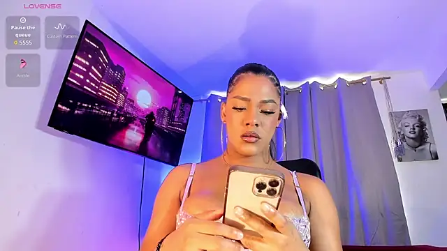 Snapshot of Fenty_XX chatting on 18, 7, 2026 Fenty XX online show from 18, 7, 2026